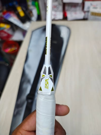 VSE Kriss Sword XP Badminton Racket_img_4