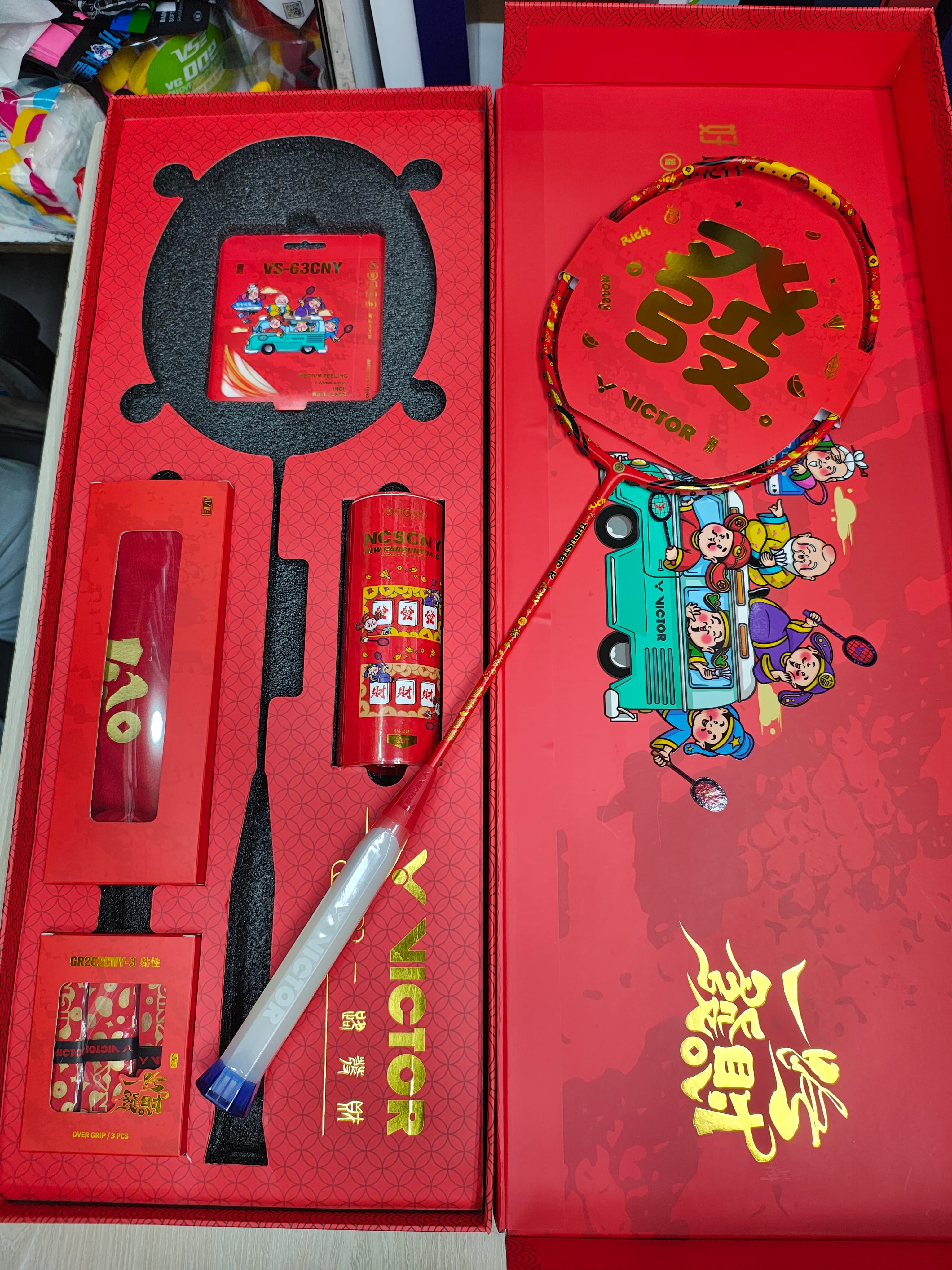 Victor Thruster K CNY gift box racket! Red gift box racket