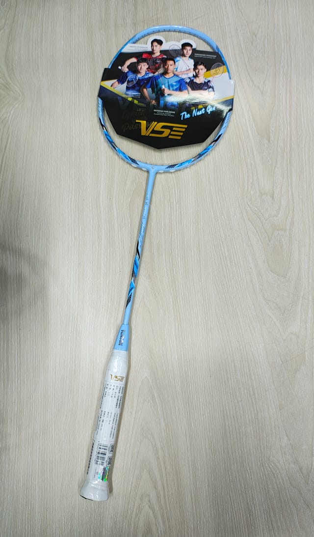 Vse Titan 10 Spacial New Badminton Racket! white,sky and green colour_img_1
