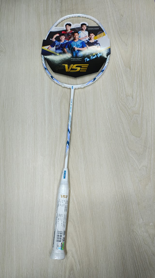 Vse Titan 10 Spacial New Badminton Racket! white,sky and green colour_img_2